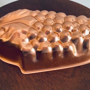 Vintage copper grape mold, Vintage copper jello mold, kitchen Decor